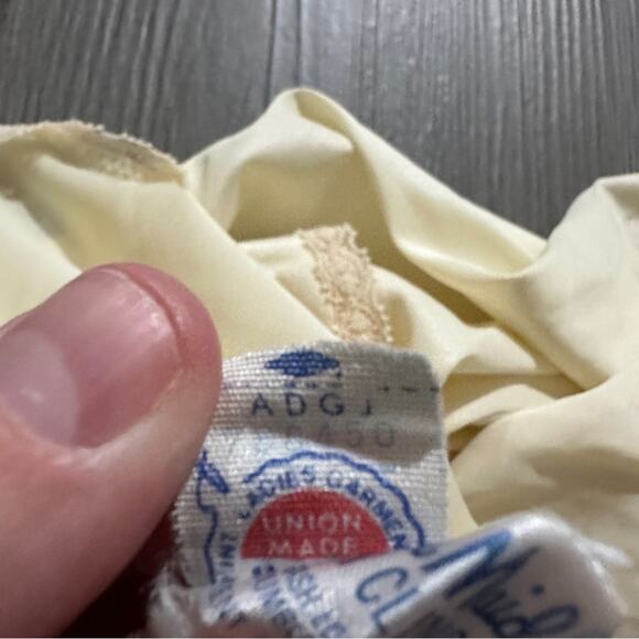Vintage Union Made 80s Cream Non-Cling Sleeveless‎ Slip Dress Size S Estimated - Picture 6 of 11
